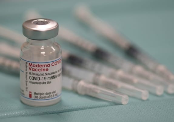 Efectos secundarios de la vacuna contra el coronavirus de Moderna